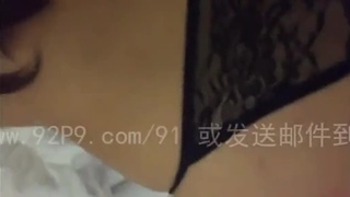 女友發情惹,後入幹她呻吟不斷阿 女友發情惹,後入幹她呻吟不斷阿