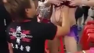 辦桌活動吸逼又舔奶 辦桌活動吸逼又舔奶