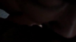 無毛的小穴 舔起來就是方便 無毛的小穴 舔起來就是方便