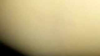 這樣玩旁邊的人還能這麼認真的唱歌我也是醉了 這樣玩旁邊的人還能這麼認真的唱歌我也是醉了