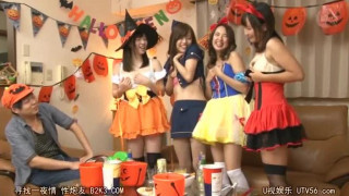 RTP-105 父親が再婚して突然家族になった美人4姉妹とハロウィンパーティ！ 可愛いコスプレ姿でテンションブチアゲな彼女たちと王様ゲームをすることに！！ 「王様の言うことはぜった～い！」王様の命令で僕におっぱい見せつけたりキスしてきたり誘惑されて…Trick or Treat！？