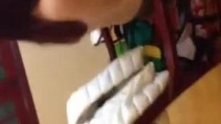 [自拍露臉]人妻相約打麻將，輸了脫一件～脫到全裸還要請吃飯！（有影）