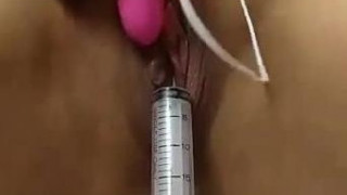 港女系列~ part 2.(15秒)今次我扮醫生打針 。??? 護士打完你好快好返㗎喇 。 有人話我偷片當自己喎。又有人話我大肚腩。 大肚腩肥佬都食咁多女吹呀？ 你哋以為得靚仔先至多女食呀？