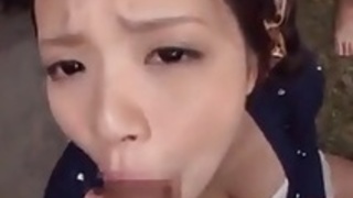 日本の女の子は顔を吸う 日本の女の子は顔を吸う