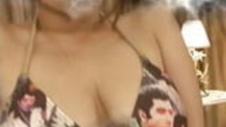 花井メイサは、彼女の巨乳を使って完全な雄鶏を扱う 花井メイサは、彼女の巨乳を使って完全な雄鶏を扱う