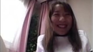毛むくじゃらの日本のかわい子、ポーのアクションでファック 毛むくじゃらの日本のかわい子、ポーのアクションでファック