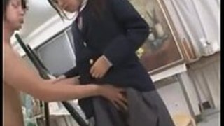 日本の女子高生がアートクラスで犯された 日本の女子高生がアートクラスで犯された
