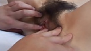 アジアの売春婦はめちゃくちゃよく彼女の毛むくじゃらのマフのおもちゃを持って アジアの売春婦はめちゃくちゃよく彼女の毛むくじゃらのマフのおもちゃを持って