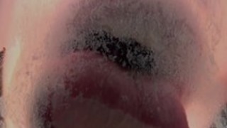 唇オバケがずっとガラスを舐め続けるだけの動画 唇オバケがずっとガラスを舐め続けるだけの動画