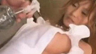 明日花キララ裸エプロンに水を吹きかけて乳首が透け始める・・・ 明日花キララ裸エプロンに水を吹きかけて乳首が透け始める・・・