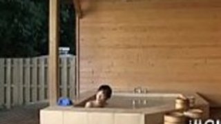 痩せた日本の若い老人は、情熱的に大きな巨根を吸う 痩せた日本の若い老人は、情熱的に大きな巨根を吸う
