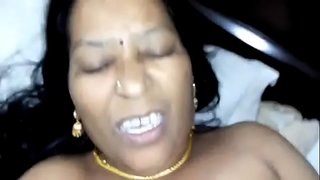 Indian aunty ki jobordost chudai Indian aunty ki jobordost chudai