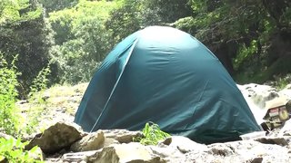 こんな密室(テント)に1人でいたら危ないよ!?蓑茂華世 こんな密室(テント)に1人でいたら危ないよ!?蓑茂華世
