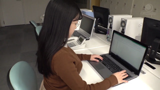 あだ名が《三十路メガネ》の地味巨乳先輩OLが チクビで感じまくるド変態乳首セックスをするなんて思いもよらなかった…! 舞奈みく あだ名が《三十路メガネ》の地味巨乳先輩OLが チクビで感じまくるド変態乳首セックスをするなんて思いもよらなかった…! 舞奈みく