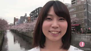 25歳の人妻アカネ、変態的すぎる勃起乳首と剛毛マン毛が男をその気にさせてしまう 25歳の人妻アカネ、変態的すぎる勃起乳首と剛毛マン毛が男をその気にさせてしまう