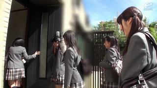 名門私立女子●校に通う女子校生たちに突撃交渉！男子校で寮生活を送る同い年の童貞クンと人生初の王様ゲームしてみませんか？パンパンに張った発育中の大きなお嬢様おっぱいを独り占めでハメまくり！！中出し放題！！